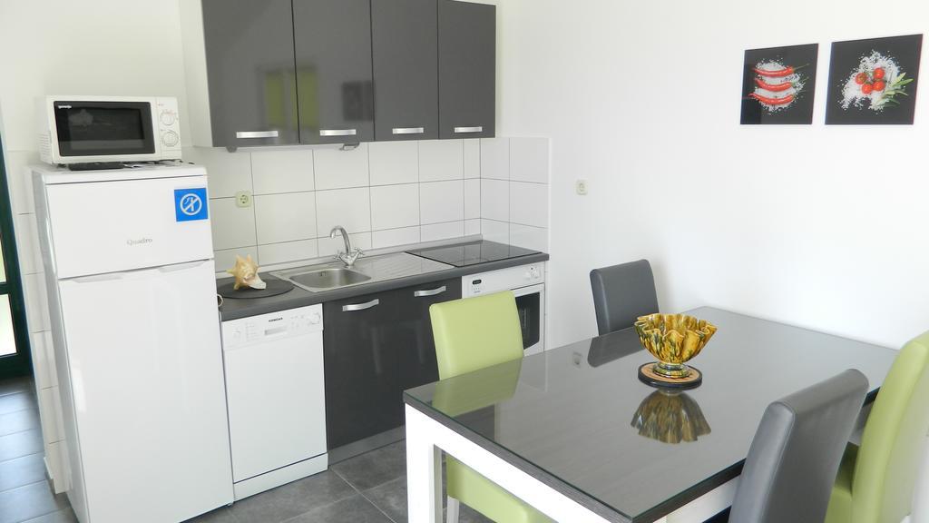 Apartmani Marinovic Podgora Bagian luar foto
