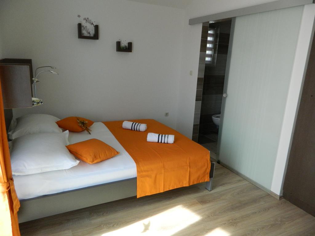 Apartmani Marinovic Podgora Bagian luar foto