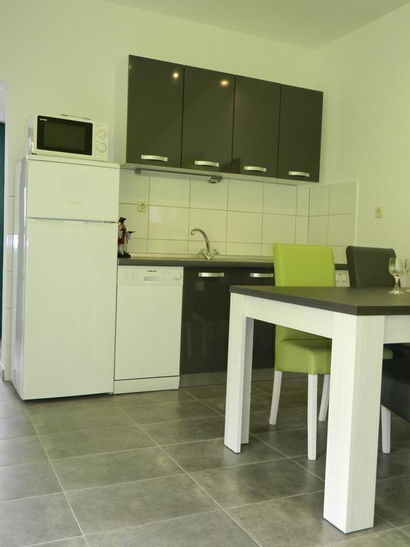 Apartmani Marinovic Podgora Bagian luar foto
